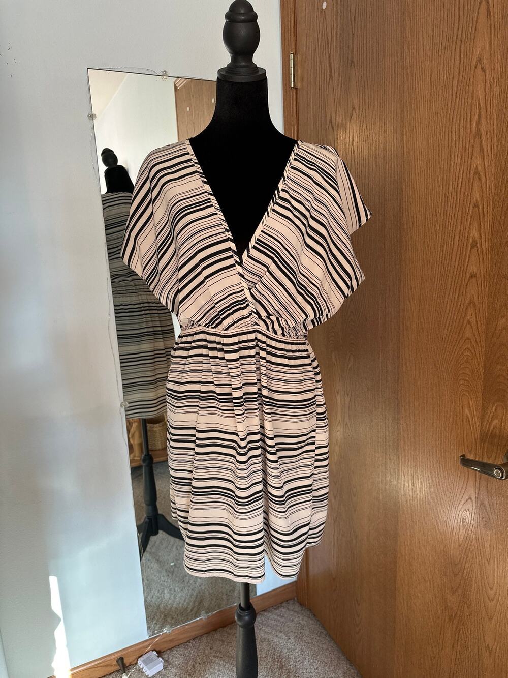 Birdcage Francesca's Black & White Multi Stripe Smocked Maxi Dress Size L D3771